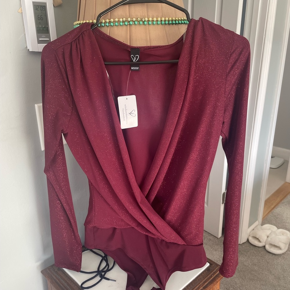 Sparkled red Windsor bodysuit